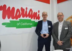 Mariani Nut Company, a California grower-shipper of nuts. Joachim Alkewitz and Bernd Hofmeister from the company’s German office are present in Berlin.
